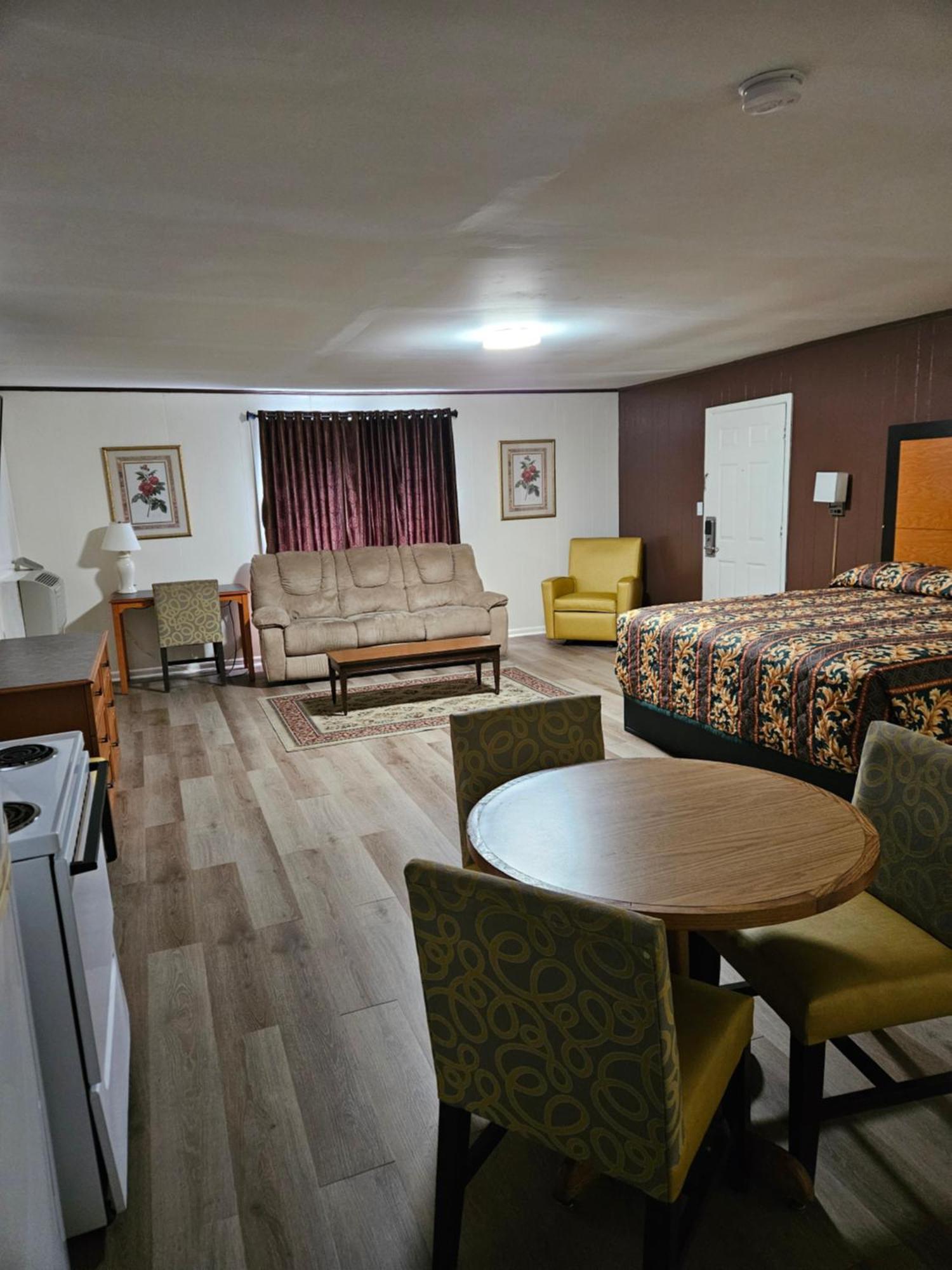 Traveler'S Inn Roanoke Εξωτερικό φωτογραφία