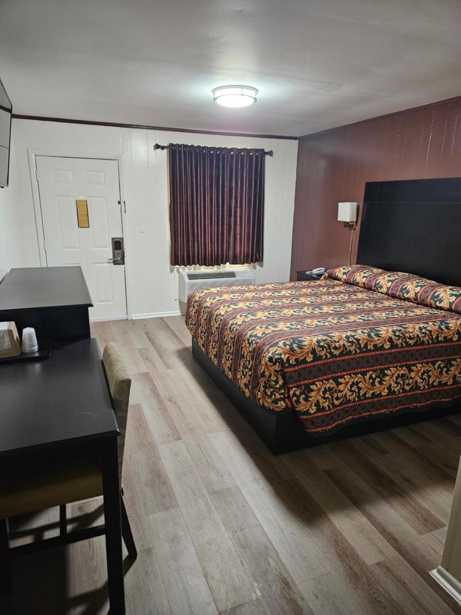 Traveler'S Inn Roanoke Εξωτερικό φωτογραφία