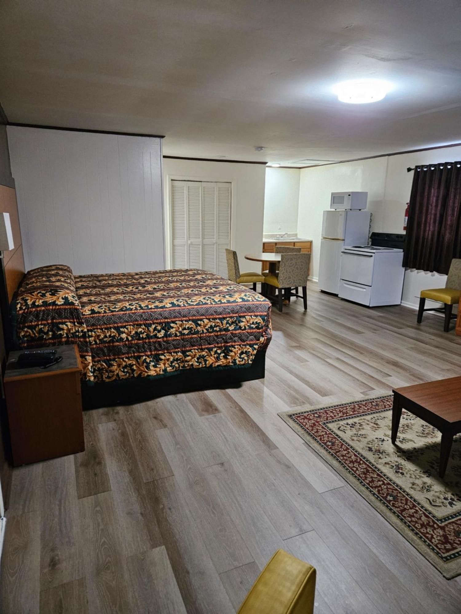 Traveler'S Inn Roanoke Εξωτερικό φωτογραφία